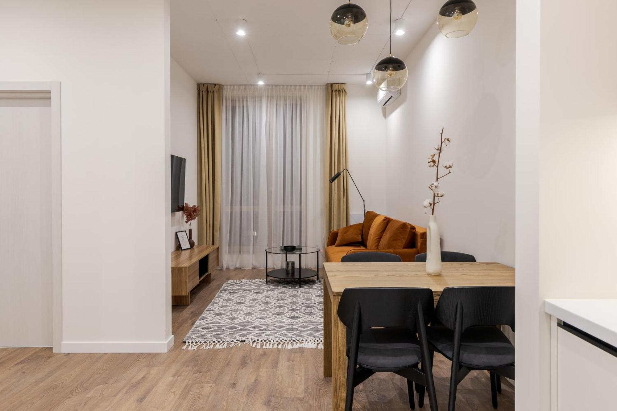 Apartament Forum *